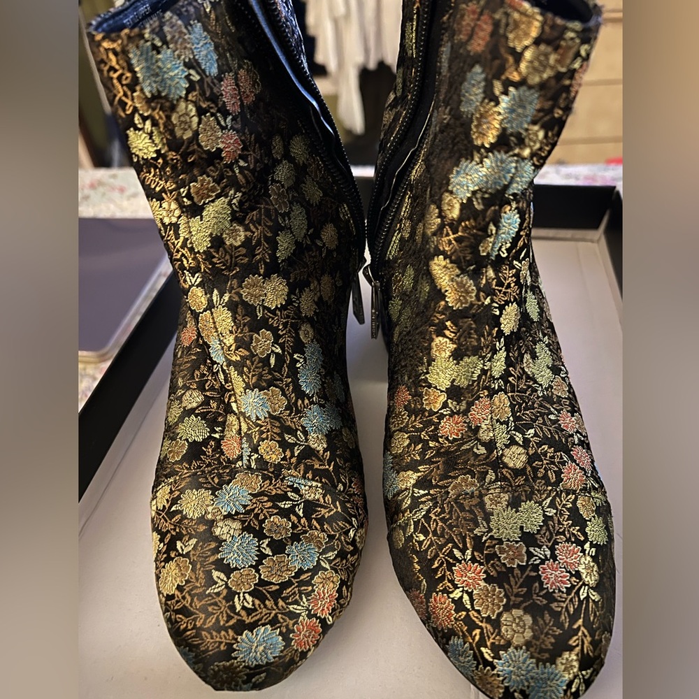 Charles David Boots